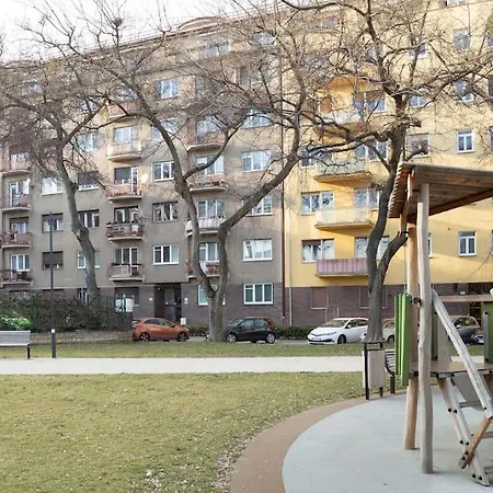 Apartament Wonderful Emoji In Oldtown, Street Parking *